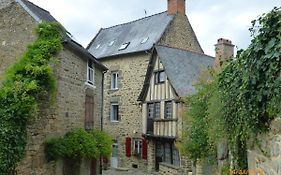Le Logis Port de Dinan Lanvallay